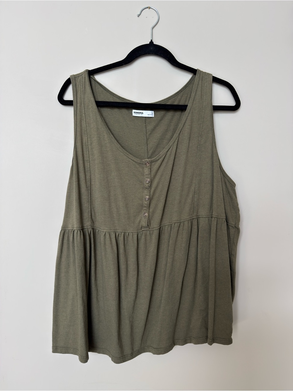 Sonoma sleeveless peplum tank top
Size 1X
Green
